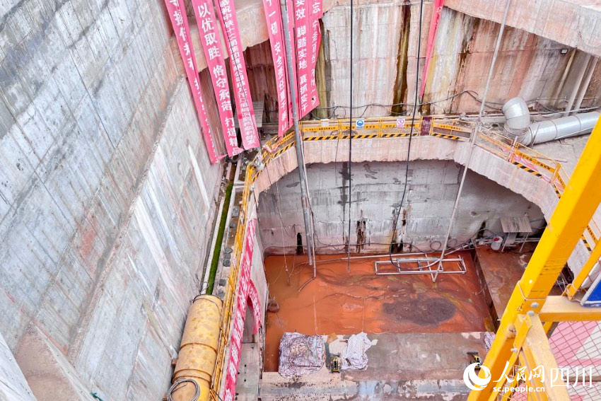 猫儿沱江底隧洞。人民网 朱虹摄